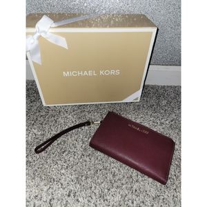 Michael Kors Jet Set Zip Wristlet